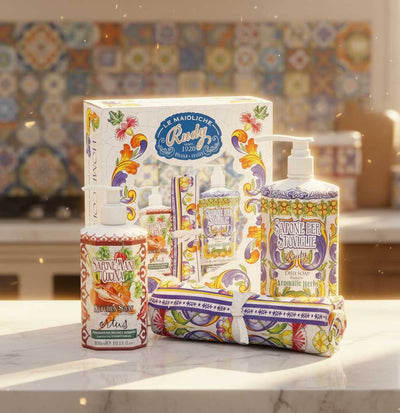 <b>Maioliche home collection</b><br>Kitchen hand soap, dish soap and tea towel set