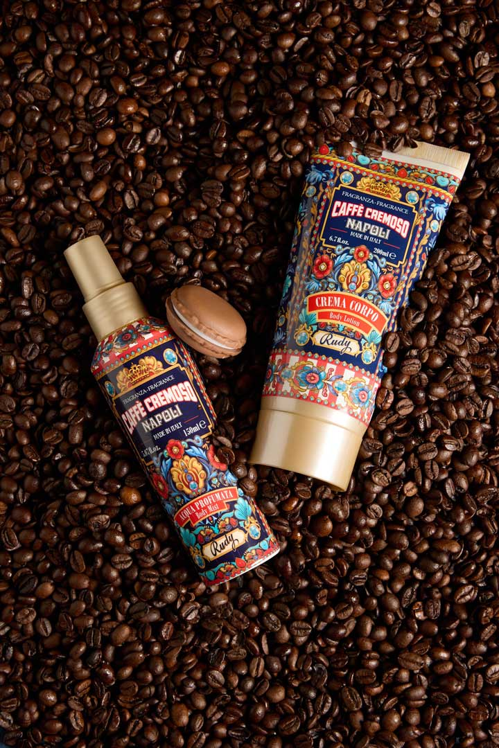 <b>Gift Box with Scented Body Water 150 mL + Moisturizing Body Cream 200 mL</b></br>Gourmand Edition</br><i>Creamy Cofee</i>