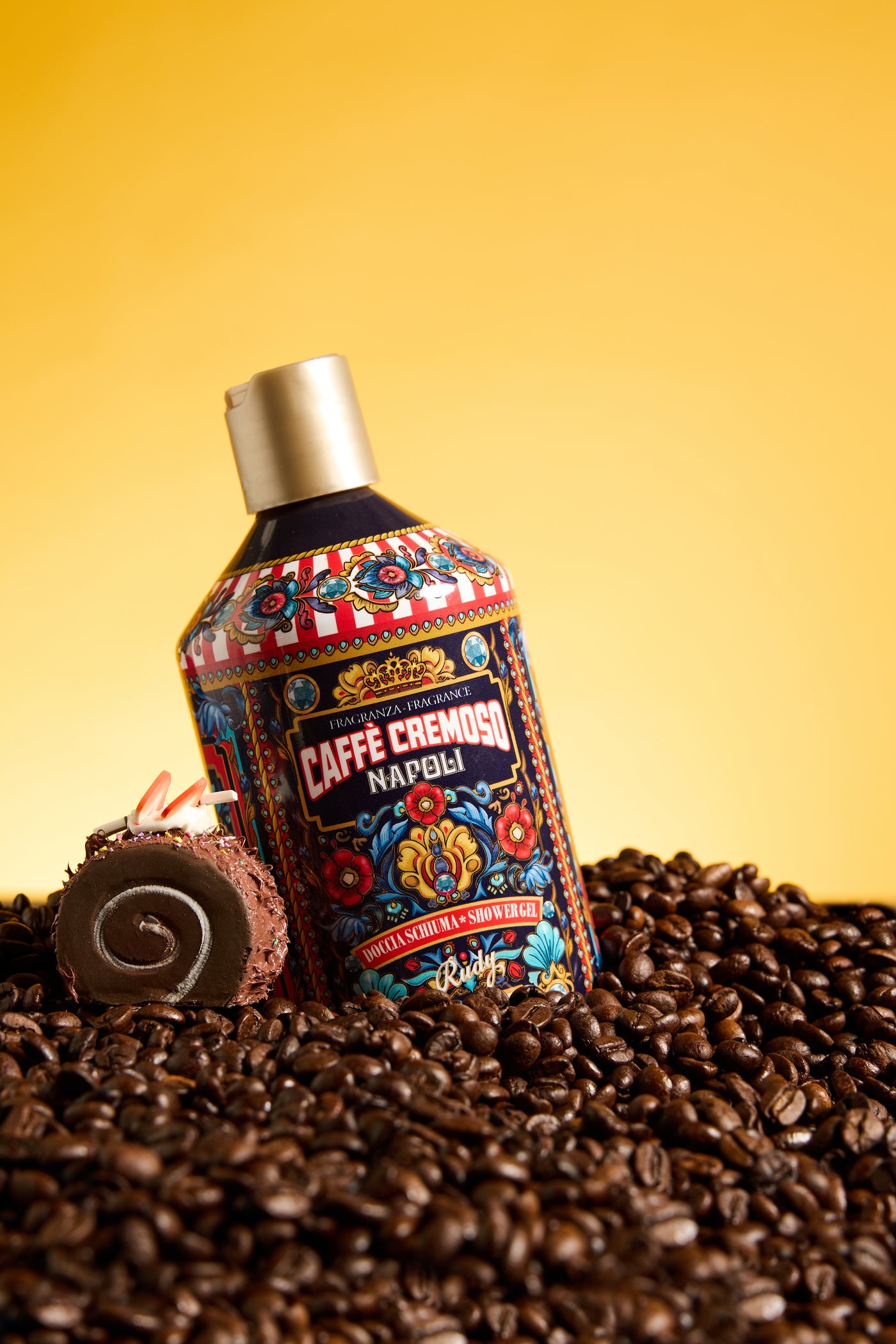 <b>Gift Box with Shower Gel 500 mL + Moisturizing Body Cream 200 mL</b></br>Gourmand Edition</br><i>Creamy Cofee</i>
