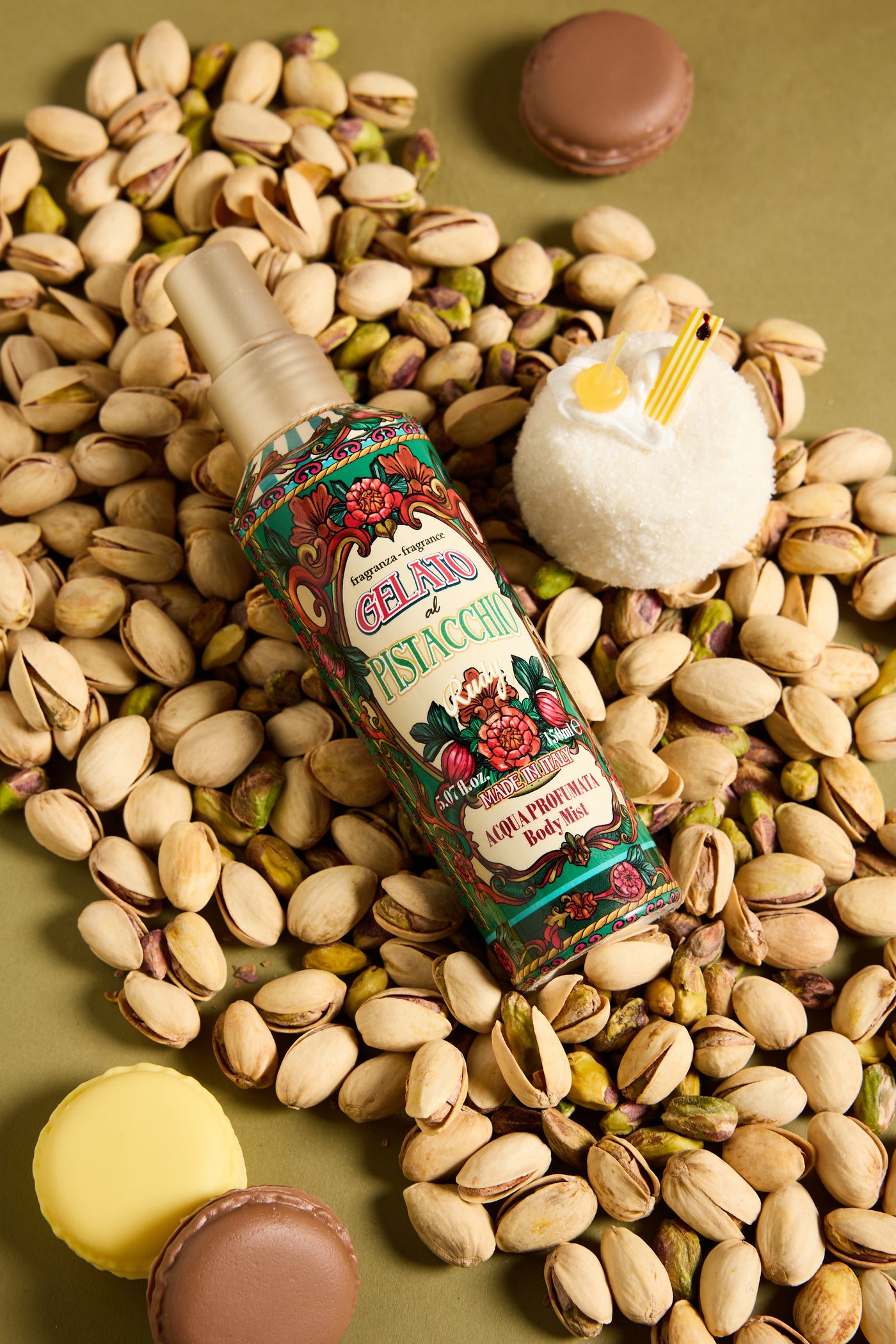 <b>Gift box with Scented Body Water 150 mL + Moisturizing Body Cream 200 mL</b></br>Gourmand Edition</br><i>Pistachio Gelato</i>
